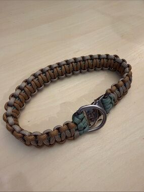 Paracord dog collar